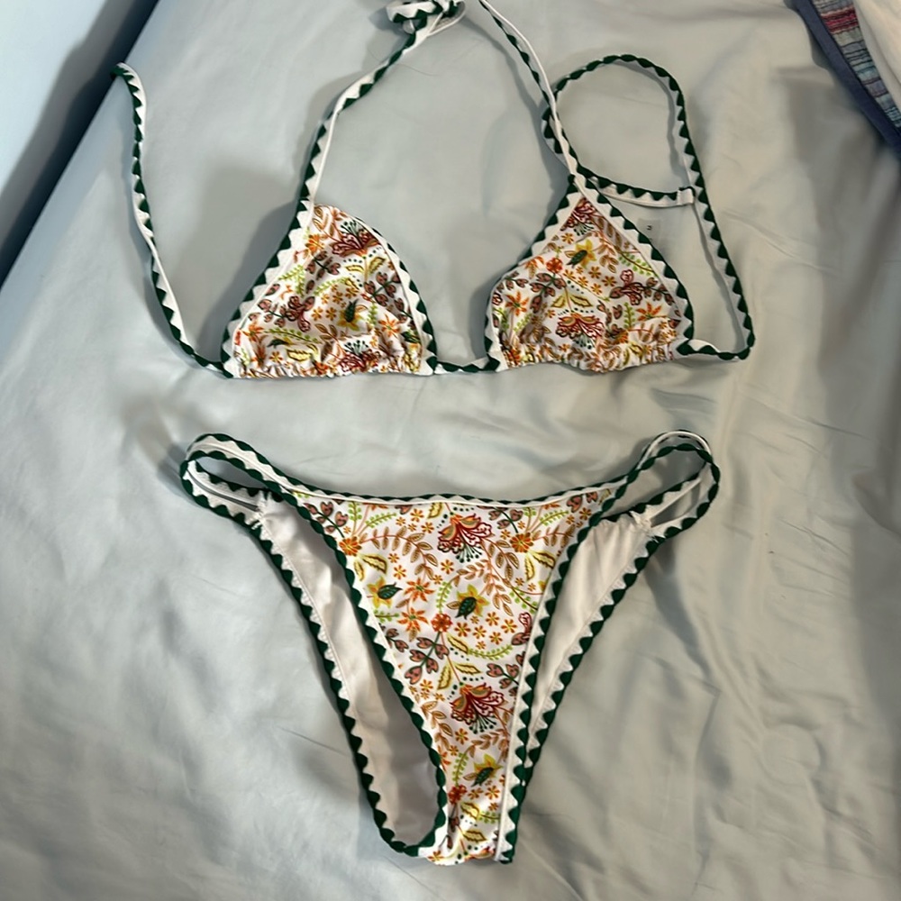 Bikini floral print